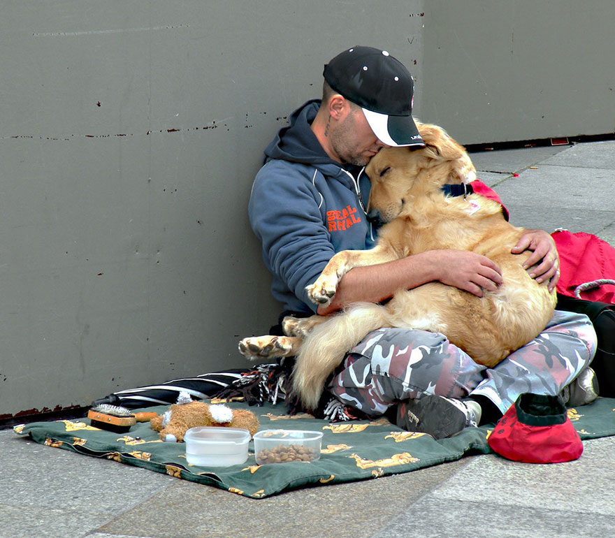 homeless-dogs-and-owners-3